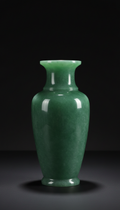 Hohe Vase aus Imperial Jade